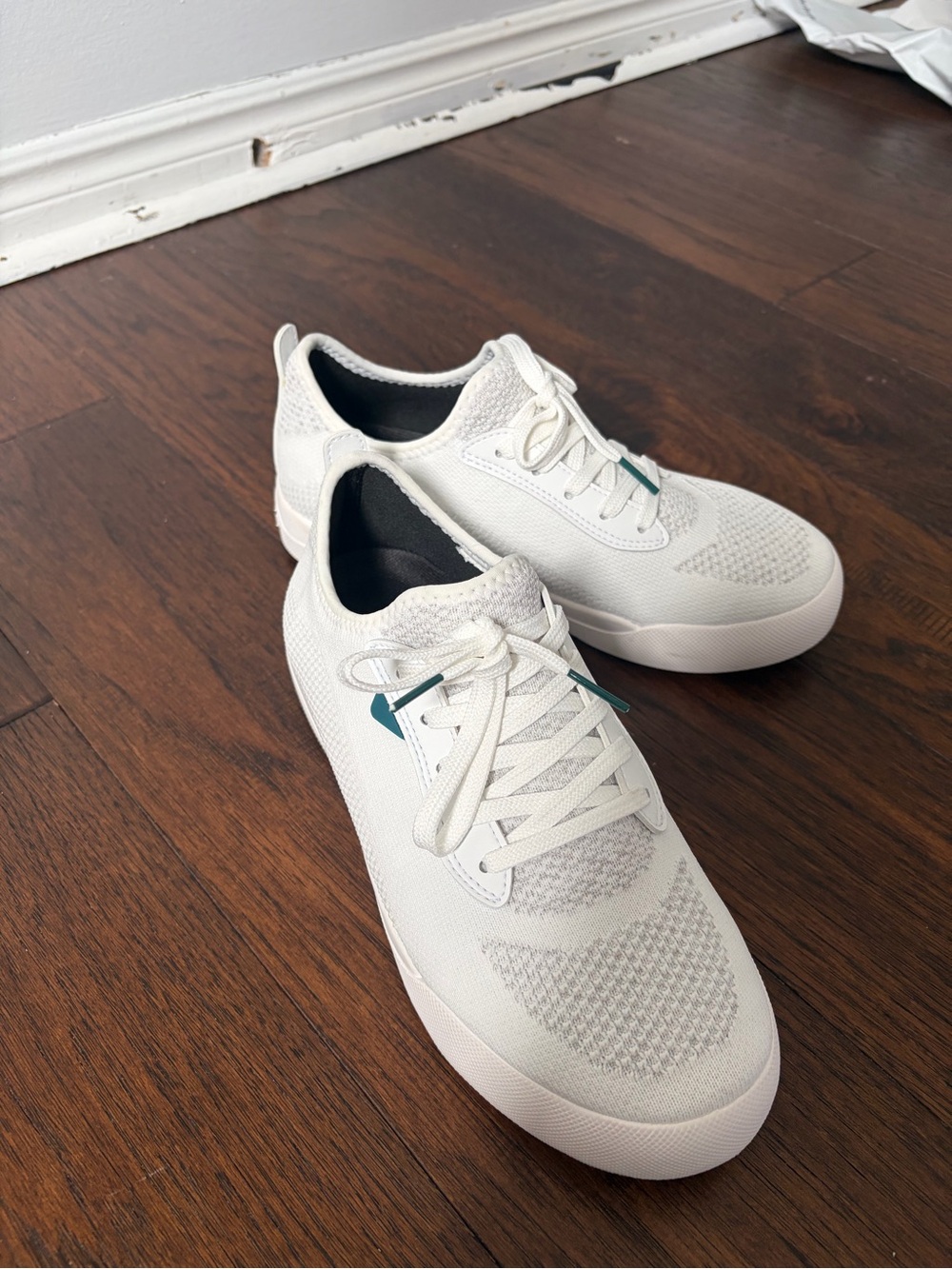 Women’s Vessi Weekend Classic Sneakers in Light Neutral Size 7